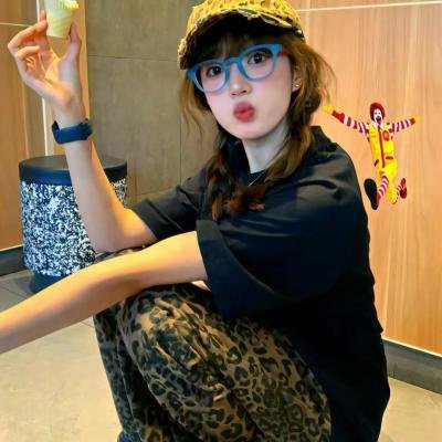 母亲的女友海报